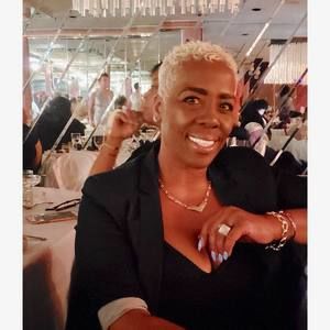 Meet your Posher, Janet